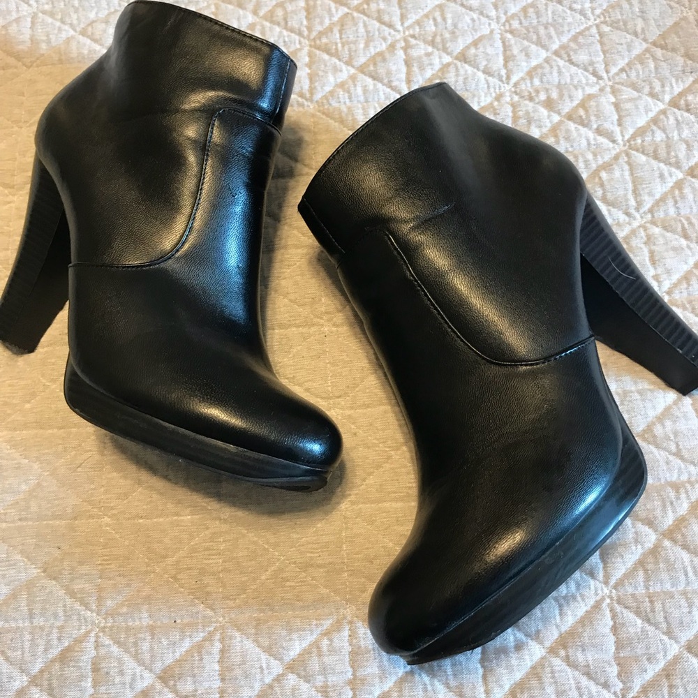 Fioni Black Booties size 9.5